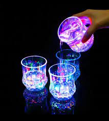 FLASHING CUP LED WATER SENSOR LIGHT UP CUP WITH HANDLE